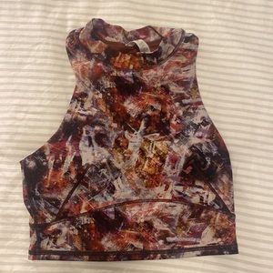 Lululemon crop top